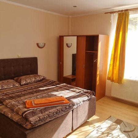 Hotel Felix Мунтеле-Мик Экстерьер фото